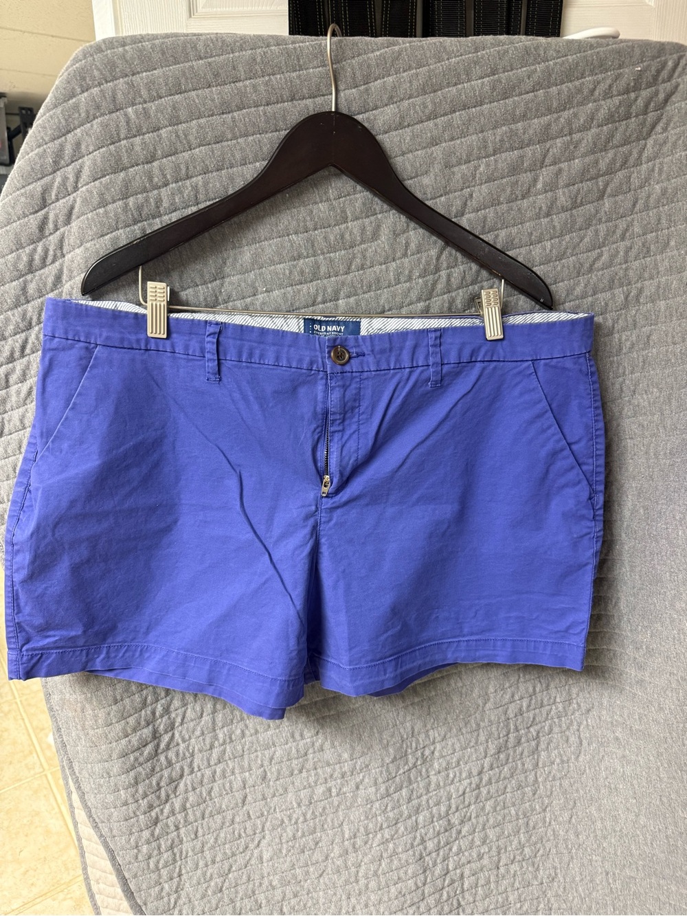 Old Navy Women's Purple Cotton Chino Shorts